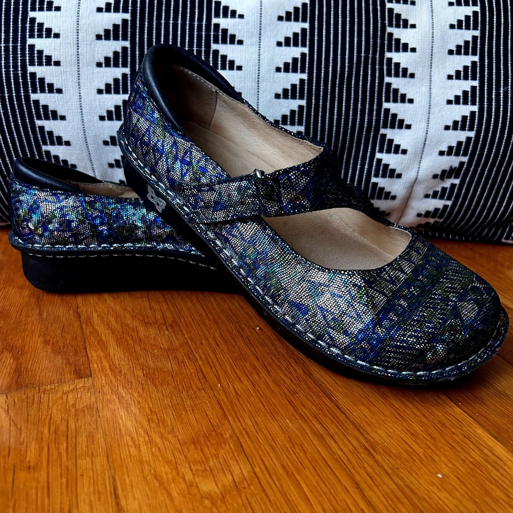 Alegria Mary Jane Multicolor Iridescent Leather 8-8.5/38 [EUC]